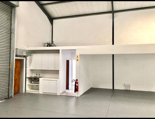 438M² WAREHOUSE TO LET IN WESTLAKE